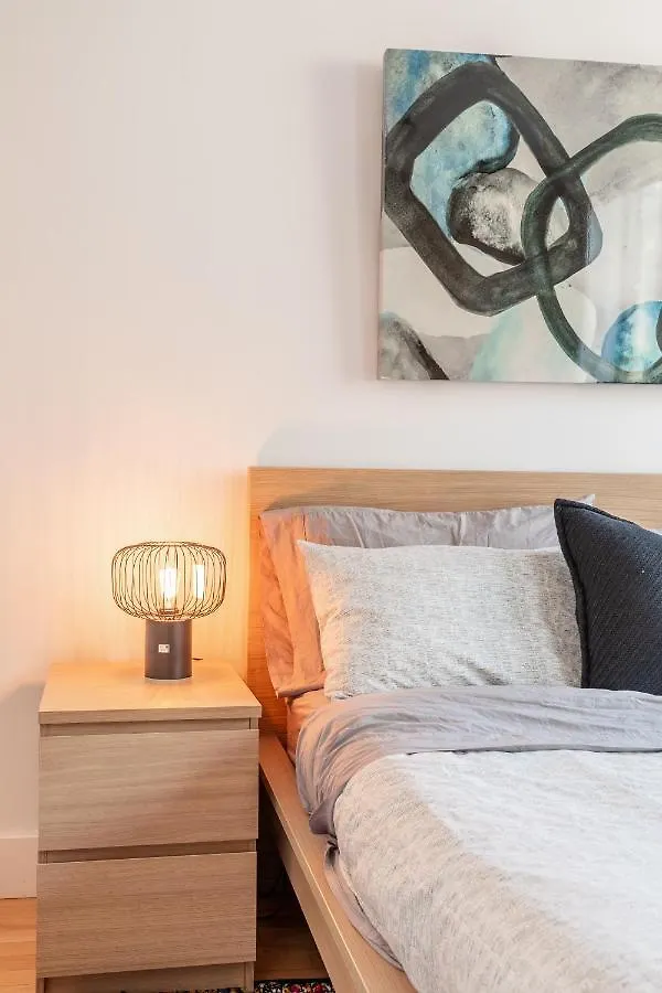 Gorgeous Park House W Parking On Queen West Toronto Apartmán