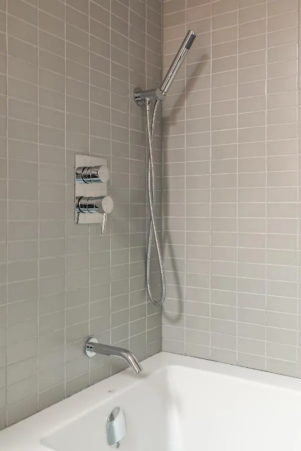 טורונטו Gorgeous Park House W Parking On Queen West 0*,  קנדה
