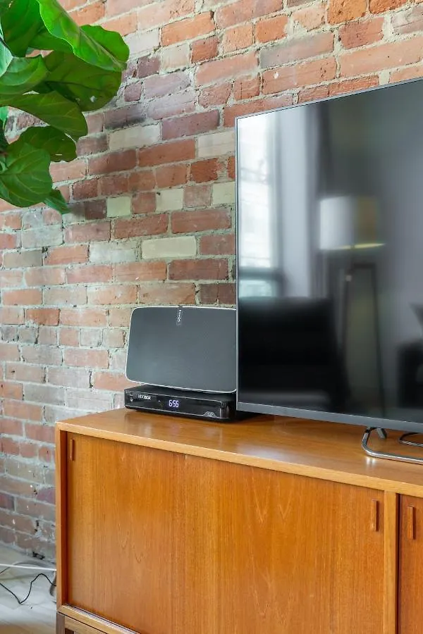 טורונטו Gorgeous Park House W Parking On Queen West 0*,  קנדה