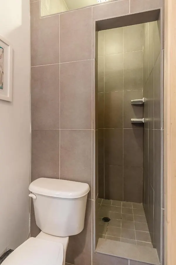 טורונטו Gorgeous Park House W Parking On Queen West דירה