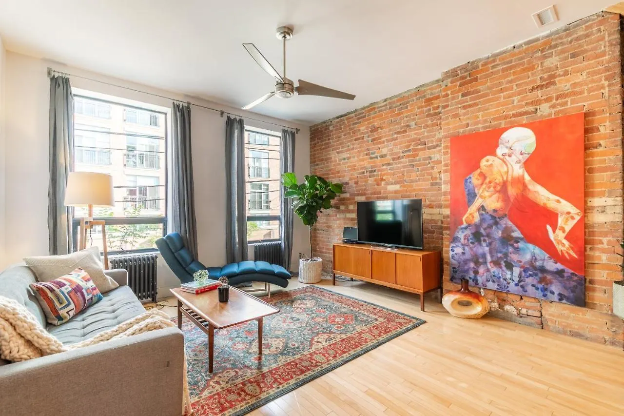 Apartment Gorgeous Park House W Parking On Queen West Toronto Canada